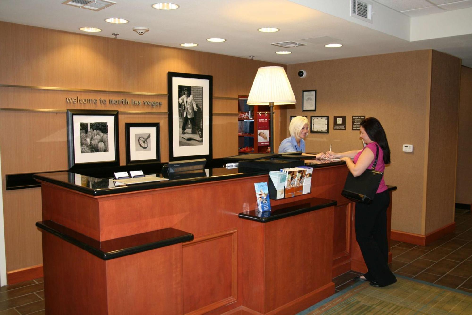 Hampton Inn Las Vegas/North Speedway Exterior foto